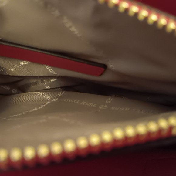 Michael Kors Mercer Satchel - Picture 4 of 8